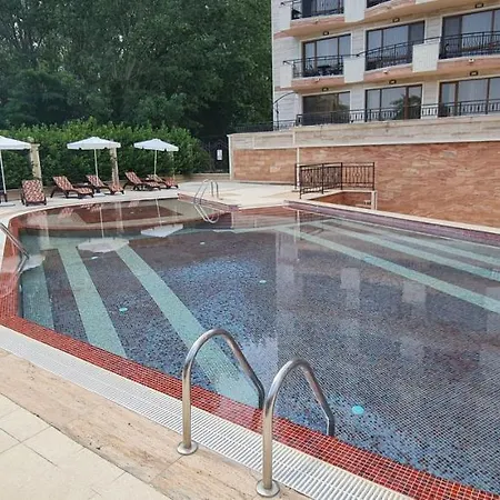 Dimi's River Park Апартамент *