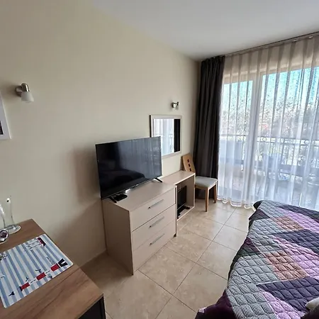 Dimi's River Park Апартамент *